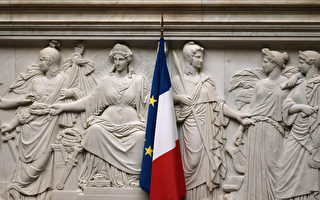 法国右翼推出新移民政策  拟改革出生地制