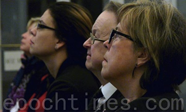 研討會上,瑞典國會議員們深受觸動,有的甚至流下了眼淚。(攝影:李志賀/大紀元) 研討會上,瑞典國會議員們深受觸動,有的甚至流下了眼淚。(攝影:李志賀/大紀元)