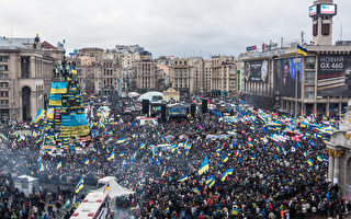 乌克兰再爆大规模反政府示威 列宁像被断头
