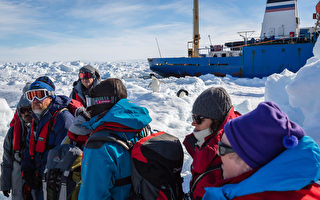 受困南极一周 俄考察船乘客脱险