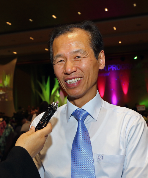 江原道知事(相當於中國的省長)崔文洵在接受採訪(全宇/大紀元)
江原道知事(相當於中國的省長)崔文洵在接受採訪(全宇/大紀元)