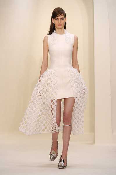 迪奧(Dior)2014年春夏高級定制秀,2014年1月20日於法國巴黎。(Pascal Le Segretain/Getty Images) 迪奧(Dior)2014年春夏高級定制秀,2014年1月20日於法國巴黎。(Pascal Le Segretain/Getty Images)