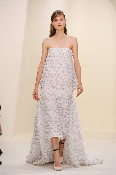 迪奧(Dior)2014年春夏高級定制秀,2014年1月20日於法國巴黎。(Pascal Le Segretain/Getty Images) 迪奧(Dior)2014年春夏高級定制秀,2014年1月20日於法國巴黎。(Pascal Le Segretain/Getty Images)