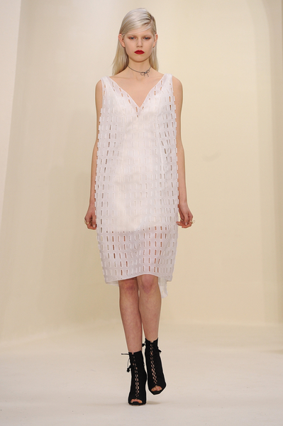 迪奧(Dior)2014年春夏高級定制秀,2014年1月20日於法國巴黎。(Pascal Le Segretain/Getty Images) 迪奧(Dior)2014年春夏高級定制秀,2014年1月20日於法國巴黎。(Pascal Le Segretain/Getty Images)