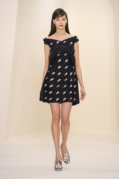 迪奧(Dior)2014年春夏高級定制秀,2014年1月20日於法國巴黎。(Pascal Le Segretain/Getty Images) 迪奧(Dior)2014年春夏高級定制秀,2014年1月20日於法國巴黎。(Pascal Le Segretain/Getty Images)