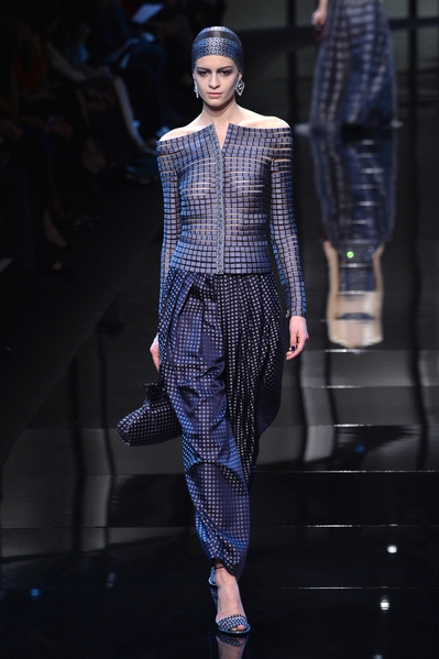 乔治·阿玛尼(Giorgio Armani)2014年春夏高级定制秀,2014年1月21日於巴黎。(MIGUEL MEDINA/AFP/Getty Images) 乔治·阿玛尼(Giorgio Armani)2014年春夏高级定制秀,2014年1月21日於巴黎。(MIGUEL MEDINA/AFP/Getty Images)
