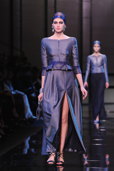乔治·阿玛尼(Giorgio Armani)2014年春夏高级定制秀,2014年1月21日於巴黎。 (Pascal Le Segretain/Getty Images) 乔治·阿玛尼(Giorgio Armani)2014年春夏高级定制秀,2014年1月21日於巴黎。 (Pascal Le Segretain/Getty Images)