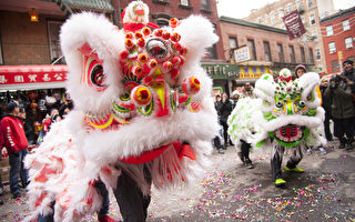 纽约唐人街年味浓 超级星期六舞狮采青最热闹