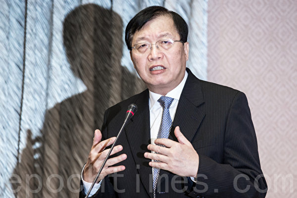行政院26日公布内阁人事异动名单,内政部部长职缺由行政院秘书长陈威仁接任,陈威仁表示,内心感到非常诚惶诚恐。(陈柏州 /大纪元) 行政院26日公布内阁人事异动名单,内政部部长职缺由行政院秘书长陈威仁接任,陈威仁表示,内心感到非常诚惶诚恐。(陈柏州 /大纪元)