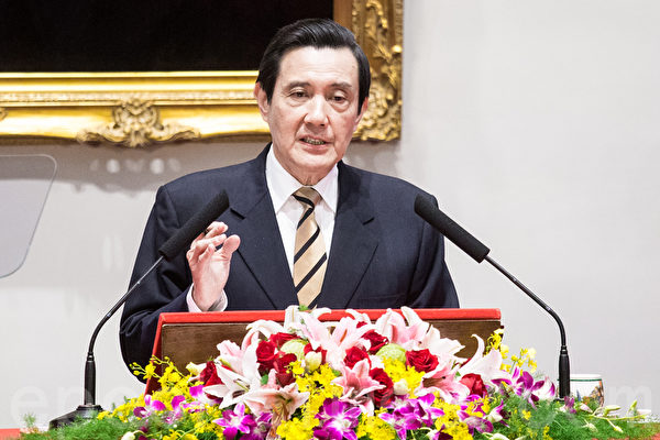 總統馬英九23日在總統府召開中外記者會,一再重申政令宣導,完全無視學生強調「建立兩岸協議監督的法令機制」。(陳柏州/大紀元) 總統馬英九23日在總統府召開中外記者會,一再重申政令宣導,完全無視學生強調「建立兩岸協議監督的法令機制」。(陳柏州/大紀元)