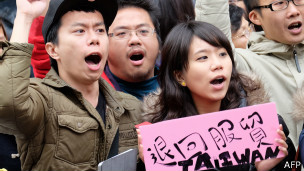 台湾反服贸学生抗议延烧美国华府