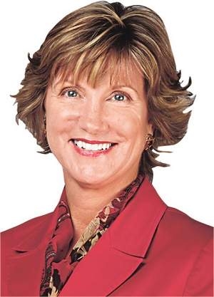 《羅切斯特民主紀事報》(Rochester Democrat and Chronicle)副總裁兼編輯梅格納森(Karen Magnuson)於2014年4月29日晚在紐約州羅切斯特第一次看神韻,她說自己完全被演出迷住了,「太美妙了,繽紛飄逸的服裝如夢幻般美麗,我最欣賞的節目是極富戲劇性的反映中國現實的蓮花舞蹈,淒美而壯麗;還有《哪吒鬧海》中那個龍出現的方式和豪邁奔放的蒙古族的《筷子舞》。」(網絡圖片) 《羅切斯特民主紀事報》(Rochester Democrat and Chronicle)副總裁兼編輯梅格納森(Karen Magnuson)於2014年4月29日晚在紐約州羅切斯特第一次看神韻,她說自己完全被演出迷住了,「太美妙了,繽紛飄逸的服裝如夢幻般美麗,我最欣賞的節目是極富戲劇性的反映中國現實的蓮花舞蹈,淒美而壯麗;還有《哪吒鬧海》中那個龍出現的方式和豪邁奔放的蒙古族的《筷子舞》。」(網絡圖片)