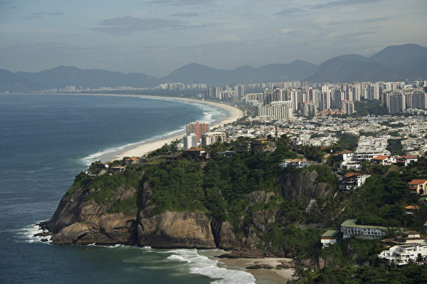 里约热内卢科巴卡巴纳高级住宅区和商业区。（Christophe SIMON／AFP）