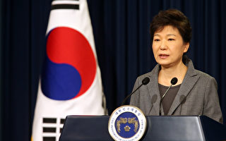 韩总统为船难道歉落泪 将解散海警厅