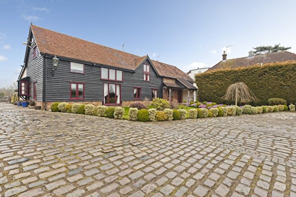 Rectory Lane, Shenley
价格:350万英镑
特点:占地约10亩、带两卧室小别墅、马棚、乡村靓景、近生活设施。(开发商提供) Rectory Lane, Shenley
价格:350万英镑
特点:占地约10亩、带两卧室小别墅、马棚、乡村靓景、近生活设施。(开发商提供)