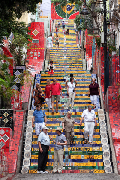 里约热内卢塞勒龙阶梯被称为“世界上最美的台阶”。（YASUYOSHI CHIBA／AFP／Getty Images）
