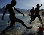 组图：世界杯在即 伊帕内玛沙滩掀热潮　