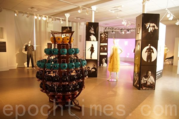 2014年6月12日至15日在巴黎第四区展厅举行“乾隆潮─新媒体艺术展”,展厅一角。(李归燕/大纪元) 2014年6月12日至15日在巴黎第四区展厅举行“乾隆潮─新媒体艺术展”,展厅一角。(李归燕/大纪元)