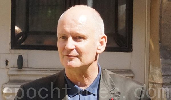 巴黎第四区区长理查德(Christophe Girard)。(李归燕/大纪元) 巴黎第四区区长理查德(Christophe Girard)。(李归燕/大纪元)