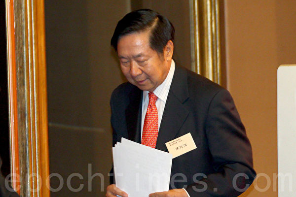 港澳辦前副主任陳佐洱在6月20日現身香港，自圓其說解釋白皮書未收緊香港自治權。（潘在殊／大紀元）