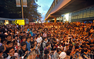 无惧恐吓 五千港人抗议令新界拨款再押后