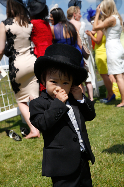 賽馬會上的小朋友(Tristan Fewings/Getty Images for Ascot Racecourse) 賽馬會上的小朋友(Tristan Fewings/Getty Images for Ascot Racecourse)