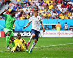 淘汰赛法国队（白）对尼日利亚队（Jeff Gross/Getty Images）