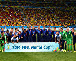 7月12日荷蘭隊戰勝東道主巴西，獲得第20屆世界盃足球賽銅牌。(Buda Mendes/Getty Images)