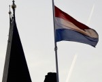 馬航罹難家屬心碎 荷蘭降半旗