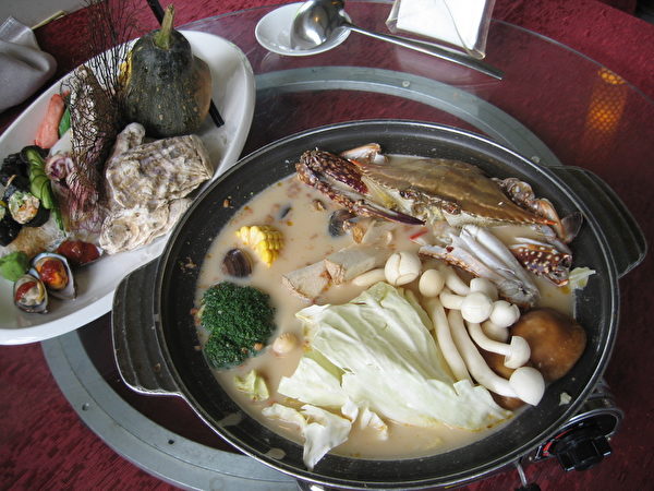 牛奶海鲜火锅(谢云婷/大纪元) 牛奶海鲜火锅(谢云婷/大纪元)
