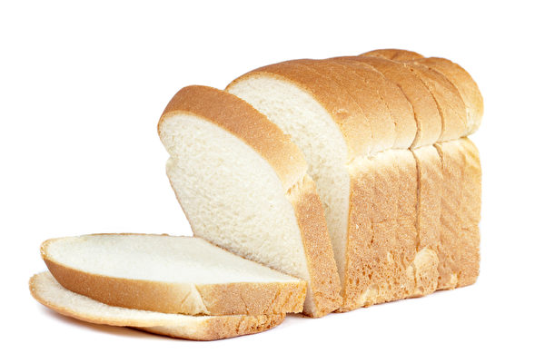 白麵包容易增加炎症，不利皮膚健康。（fotolia)
