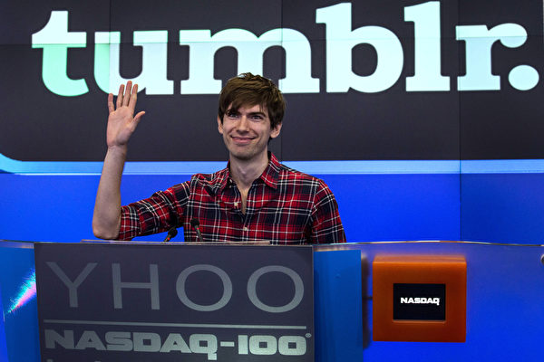 卡普(David Karp)十幾歲的時候就創立了博客網站Tumblr。雅虎於2013年5月份以11億美元收購Tumblr,這項交易為卡普帶來8,100萬美元的現金和股票。(Andrew Burton/Getty Images) 卡普(David Karp)十幾歲的時候就創立了博客網站Tumblr。雅虎於2013年5月份以11億美元收購Tumblr,這項交易為卡普帶來8,100萬美元的現金和股票。(Andrew Burton/Getty Images)