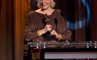 好萊塢傳奇女星勞倫•白考爾辭世
