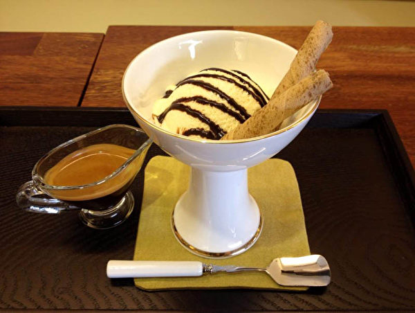 “天梯咖啡屋”的咖啡和甜点。（大纪元图片）