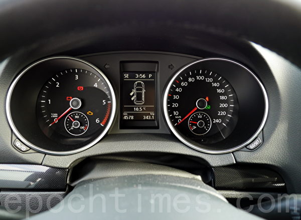 2014 Volkswagen Golf TDI Wagon。(摄影;夏又容/大纪元) 2014 Volkswagen Golf TDI Wagon。(摄影;夏又容/大纪元)