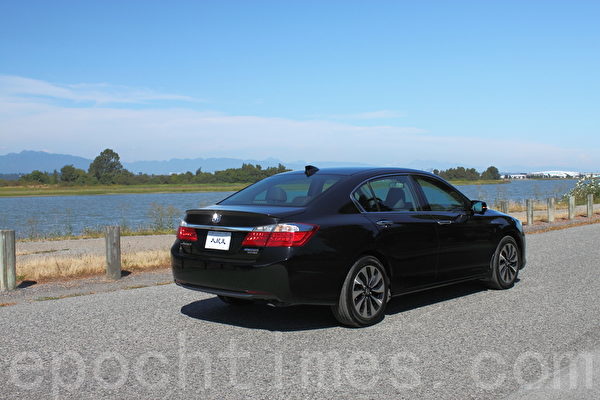 2014 Honda Accord Hybrid。(摄影:李奥/大纪元) 2014 Honda Accord Hybrid。(摄影:李奥/大纪元)