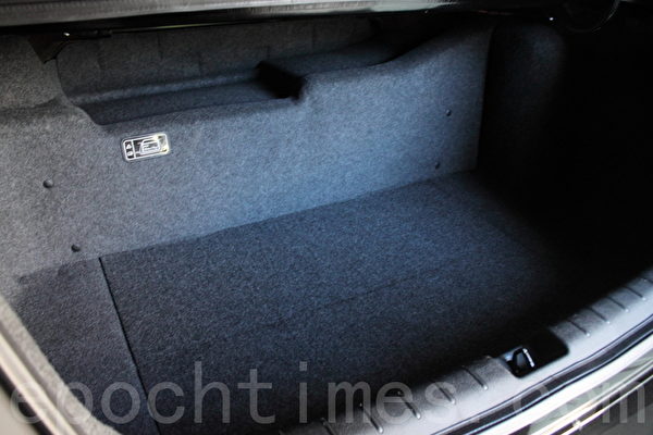 2014 Honda Accord Hybrid。(摄影:李奥/大纪元) 2014 Honda Accord Hybrid。(摄影:李奥/大纪元)