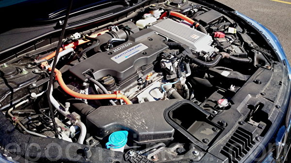 2014 Honda Accord Hybrid。(摄影:李奥/大纪元) 2014 Honda Accord Hybrid。(摄影:李奥/大纪元)