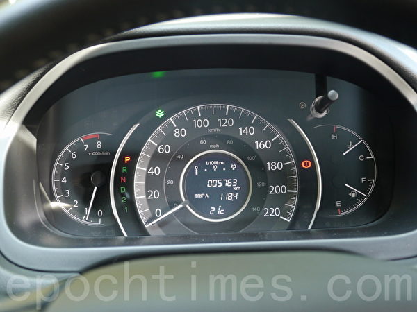 2014 Honda CR-V Touring。(摄影:夏又容/大纪元) 2014 Honda CR-V Touring。(摄影:夏又容/大纪元)