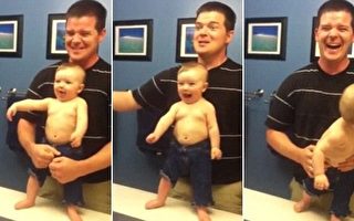 【視頻】8個月大寶寶在鏡前學樣秀胸肌
