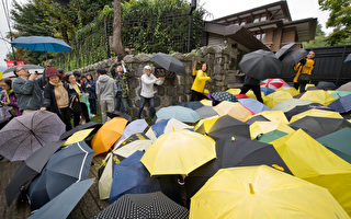 溫哥華民眾齊發聲 香港「雨傘」要撐住
