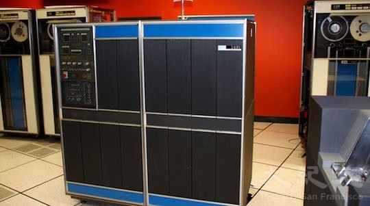 IBM劃時代計算機(王文藝/大紀元) IBM劃時代計算機(王文藝/大紀元)