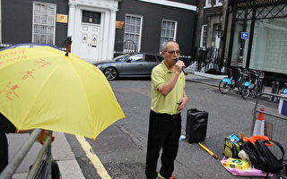 “一起折伞．一起的撑”：伦敦声援香港雨伞运动