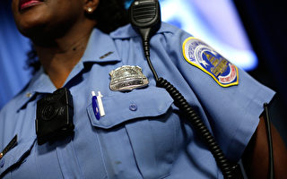D.C.警察携摄像头执行公务