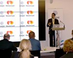 萬事達卡(MasterCard)和指紋識別技術公司Zwipe發布首款指紋傳感信用卡。(Zwipe提供)