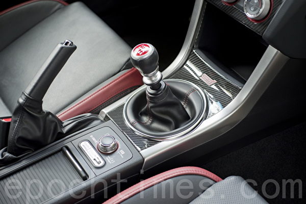 2015 Subaru WRX STI。(大宇/大纪元) 2015 Subaru WRX STI。(大宇/大纪元)