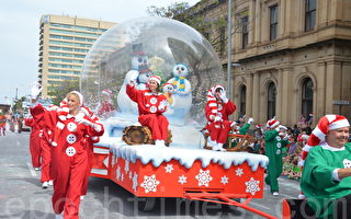 南半球最大圣诞花车游行在阿德雷德举行