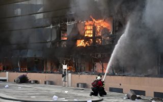 墨學生疑遭屠殺 群眾燒州議會