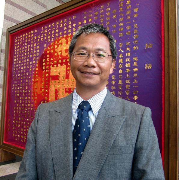 林子訓修煉法輪大法之後,不為名利而動心,凡事坦蕩,身心更寬廣豁達。(明慧網) 林子訓修煉法輪大法之後,不為名利而動心,凡事坦蕩,身心更寬廣豁達。(明慧網)