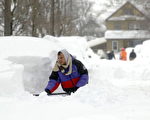 美纽约州强大暴风雪致4人亡 积雪1.5米